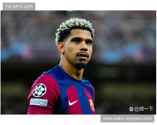 巴萨后卫阿劳霍因心理健康问题无限期离队,青年马丁临危受命